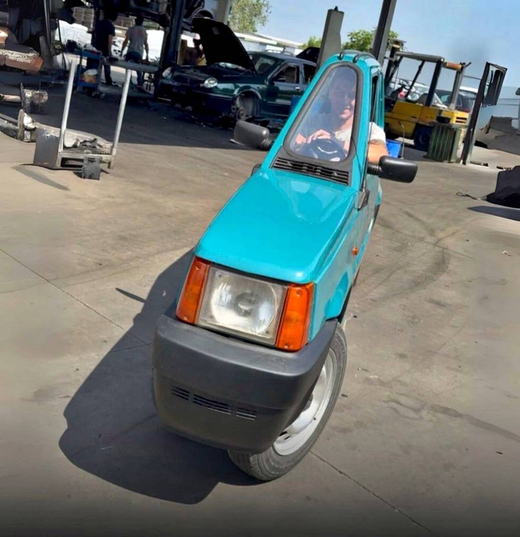 Karikatürden fırlamış gibi! 50 santimetrelik araçla park sorunu tarihe karışır 6